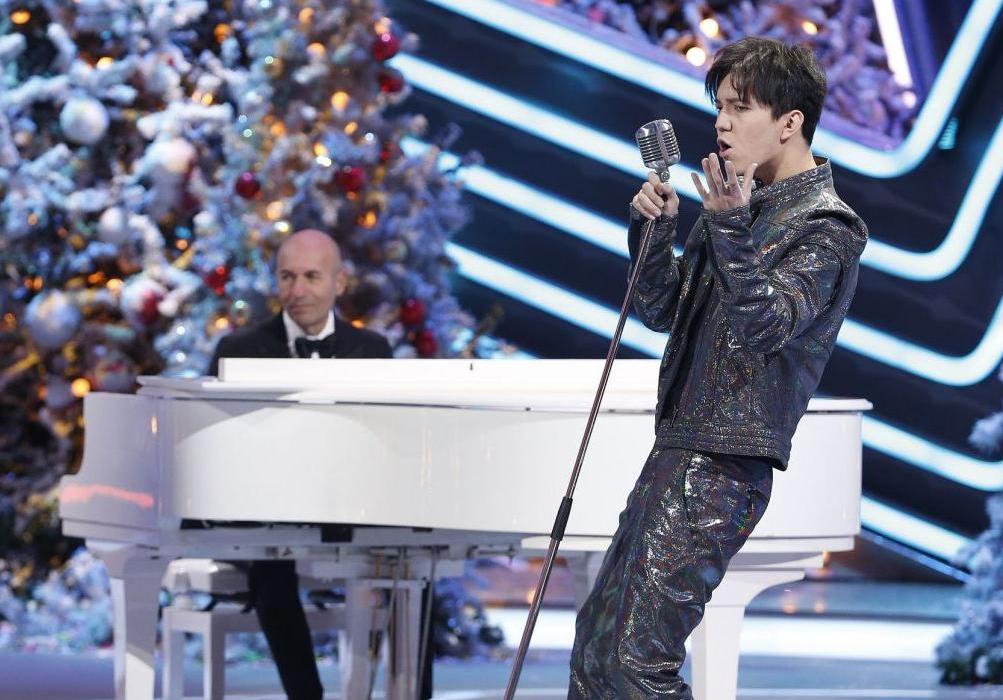 NEW YEAR�S EVE SHOW "THE BLUE LIGHT" RETURNS TO CHINA