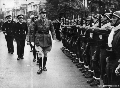 CHARLES DE GAULLE: HIS MAJESTY THE PRESIDENT